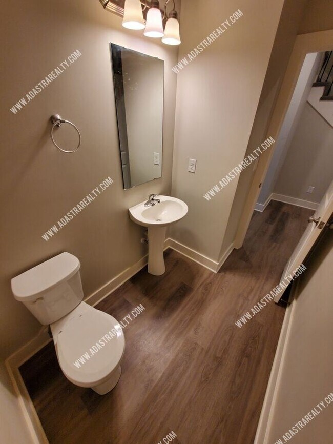 Building Photo - Gorgeous Like New-Built in 2020-Louisburg Town Home-Available in JULY!!