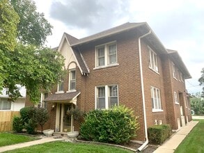 Building Photo - 814 N Raynor Ave