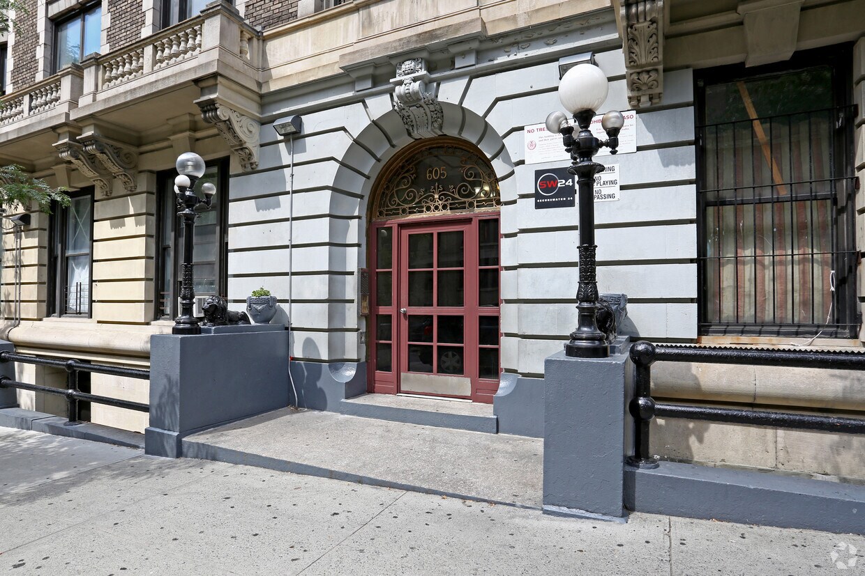 Foto del edificio - 605 W 156th St