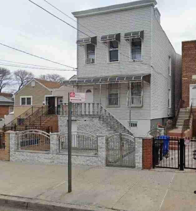 Primary Photo - 862 Olmstead Ave