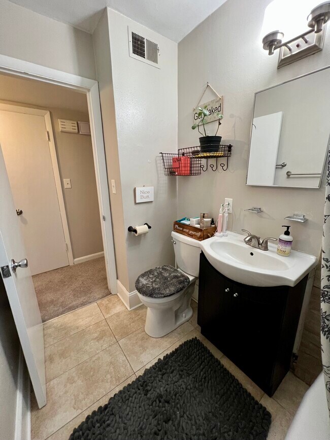 Foto del edificio - 1042 N 68th St