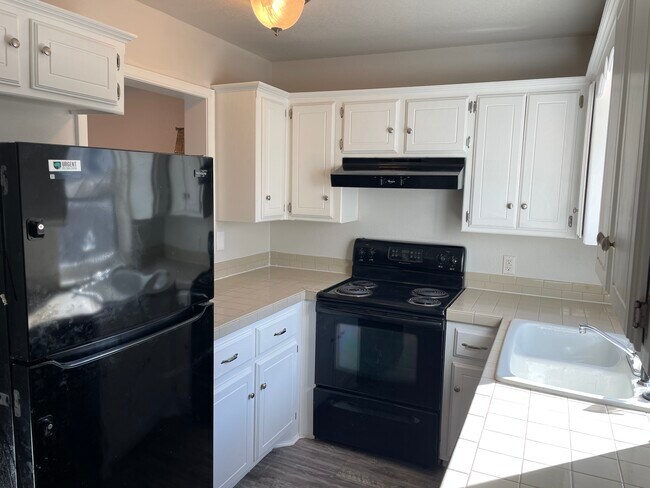 Foto del edificio - 1901 E Lindsey St