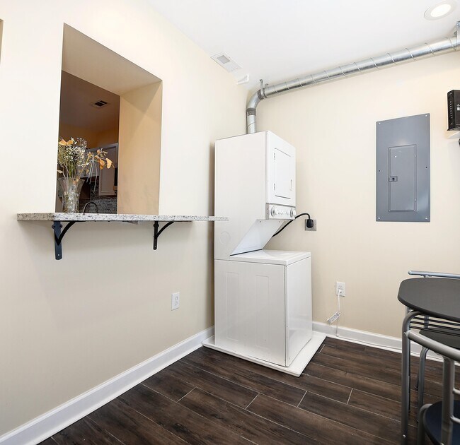 Foto del edificio - 2335 McElderry St