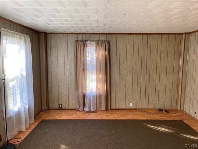Building Photo - 126 NY-169