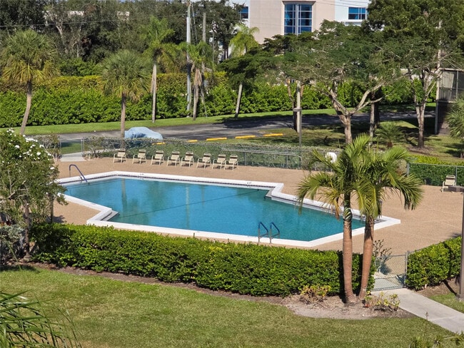 Foto del edificio - 550 SW 138th Ave