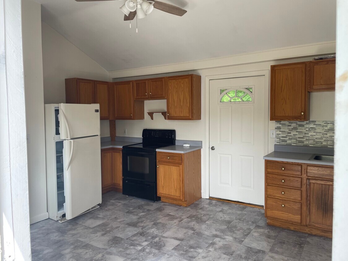 Primary Photo - 225 Bean Rd