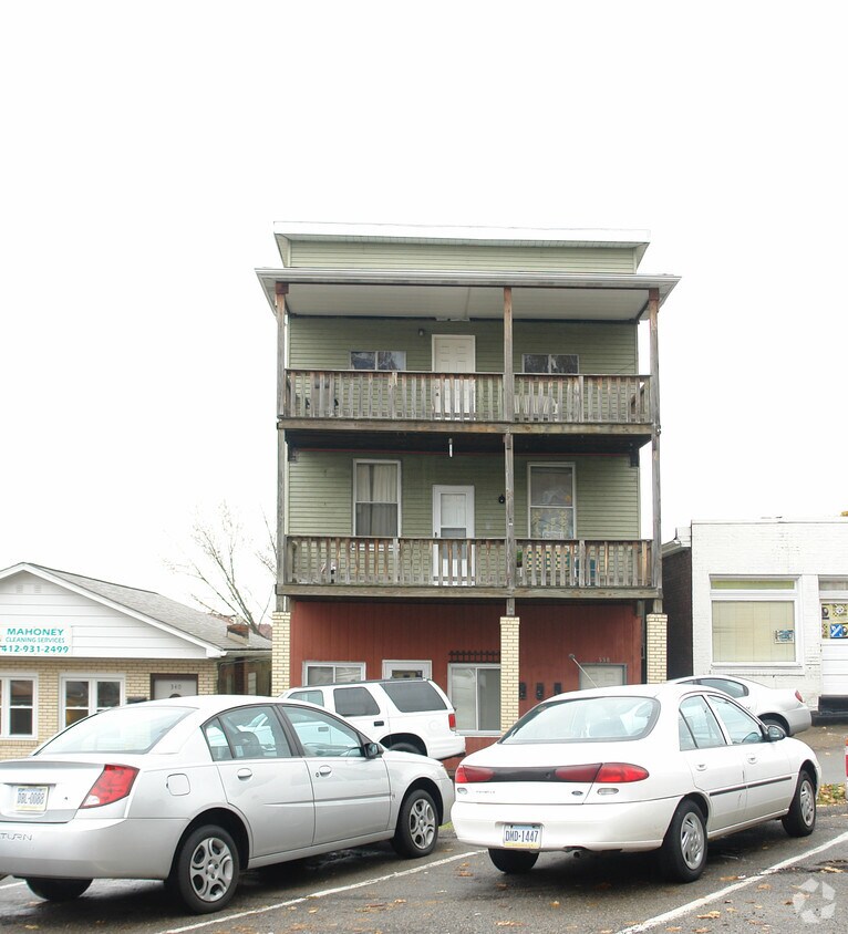 Building Photo - 338 Center Ave