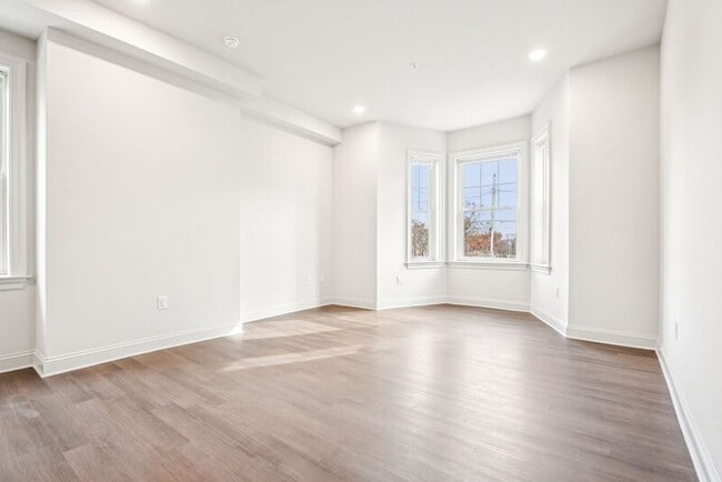 Foto del edificio - 472 Roxborough Ave