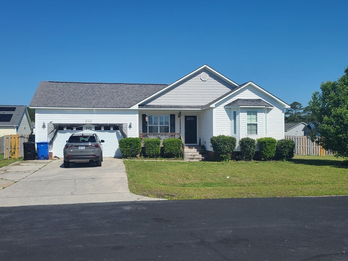 Foto principal - 3 bedroom/2 bath home Holly Ridge - Sages ...