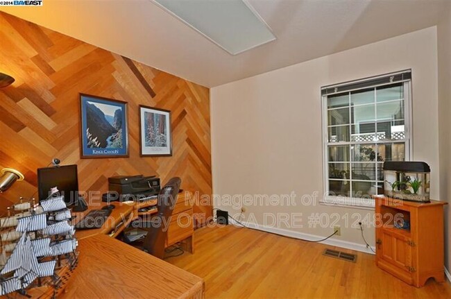 Building Photo - 4212 Vincente St
