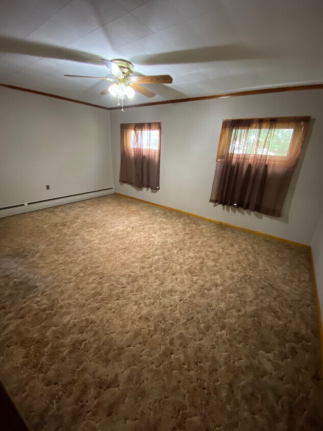 bed room - 37 5th St