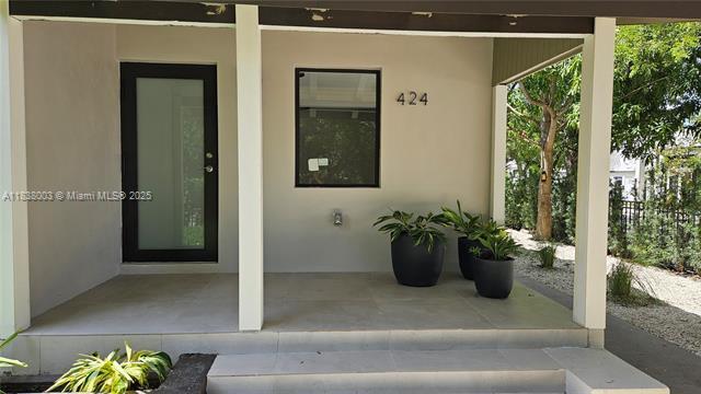 Foto del edificio - 424 NE 63rd St