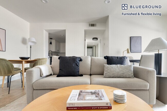 Foto del edificio - 201 E 4th St