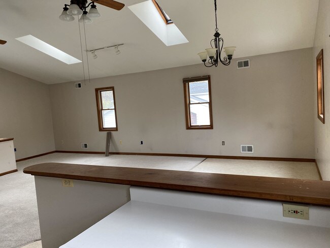 Building Photo - 2710 Herbertsville Rd