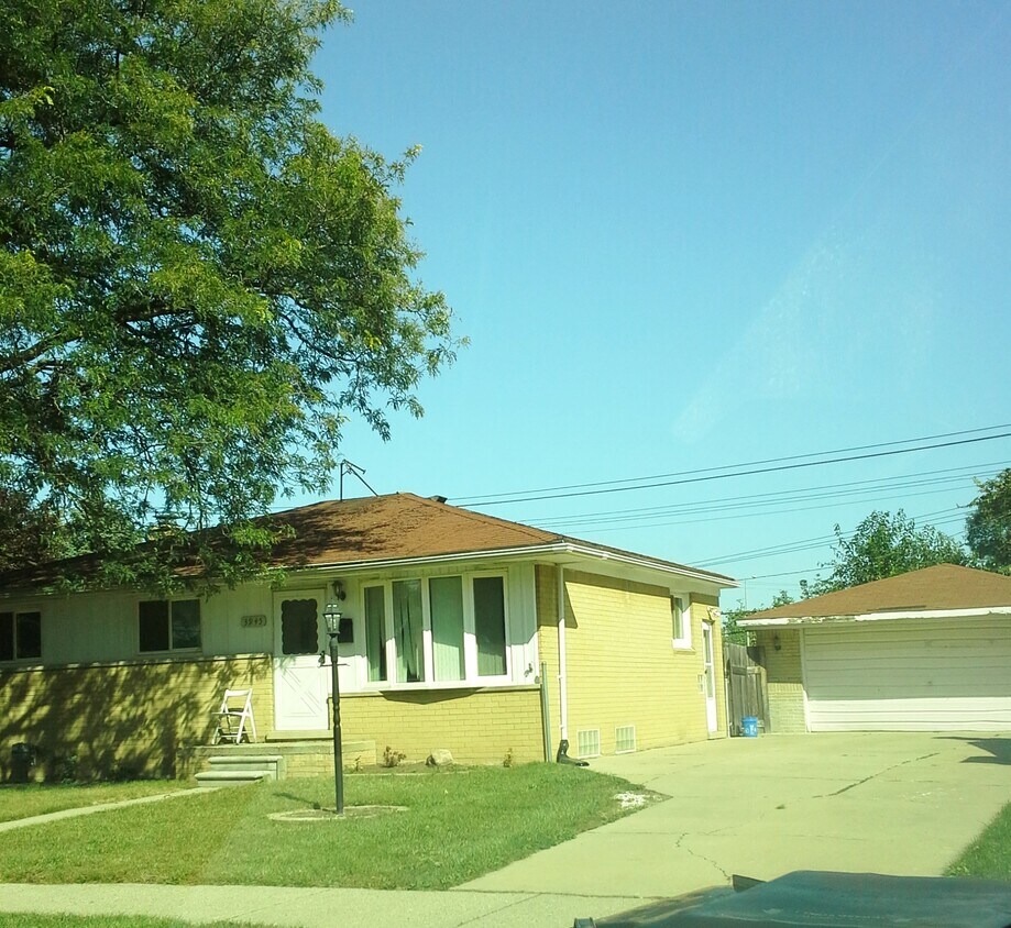 3945 Hayes St, Wayne, MI 48184 House Rental in Wayne, MI