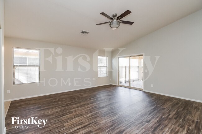 Foto del edificio - 480 W Dexter Way