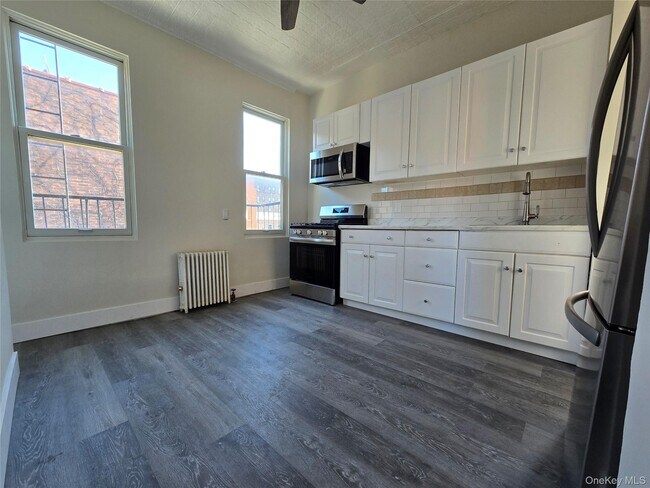 Building Photo - 31-17 43rd St