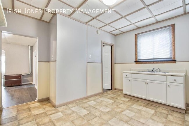 Building Photo - 106 Reiman St
