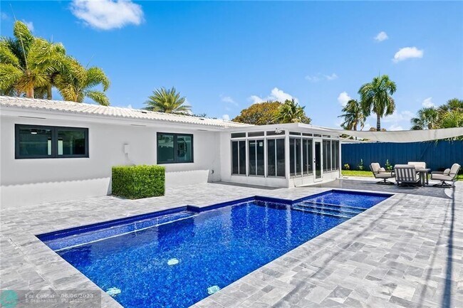 Foto del edificio - 2176 NE 62nd St