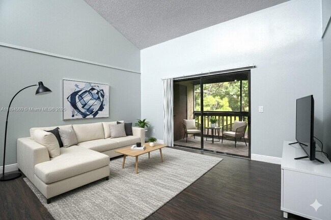 Foto del edificio - 410 Lakeview Dr E