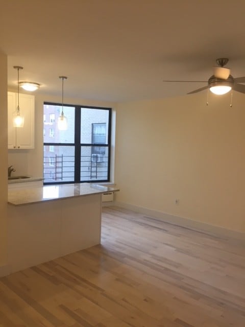 Primary Photo - 666 W 188th St
