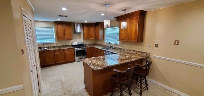 Building Photo - 4505 Laplace St