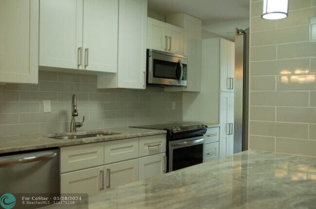 Foto del edificio - 13774 Vía Flora