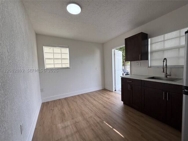 Foto del edificio - 15741 NW 40th Ct
