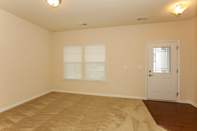 Building Photo - 1291 Farm Branch Dr SW