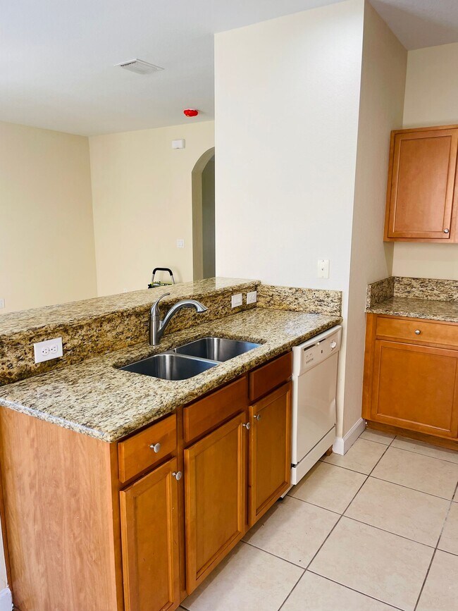 17025 SW 96th St, Miami, FL 33196 Townhome Rentals in Miami FL