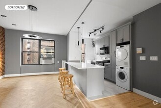 Building Photo - 880 W 181st St