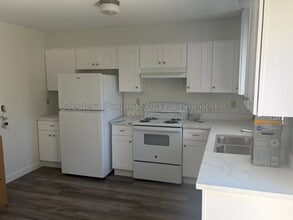 Building Photo - 2870 Park Ave