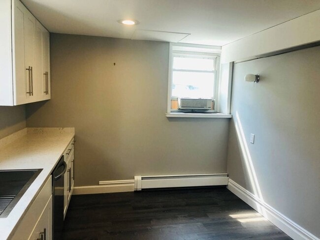 Building Photo - 0 Grove St