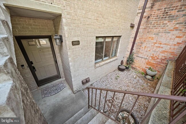 Building Photo - 3895 Steppes Ct