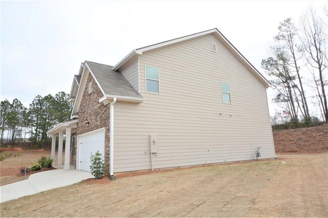 Building Photo - 68 Hellen Vly Dr
