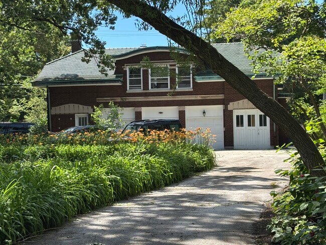Building Photo - 1722 Judson Ave
