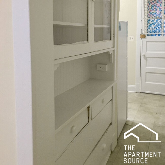 Building Photo - 2890 N Clark St