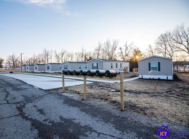 Building Photo - 65 Rail Fence Loop
