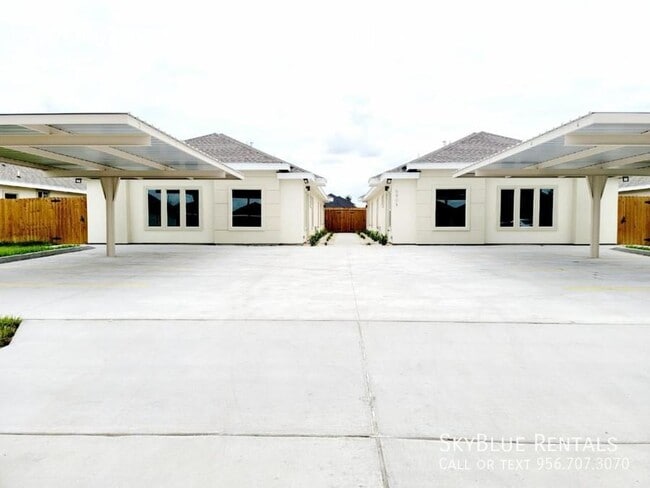 Building Photo - 5901 Puffin Ave