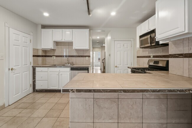 Foto del edificio - 571 Somerville Ave