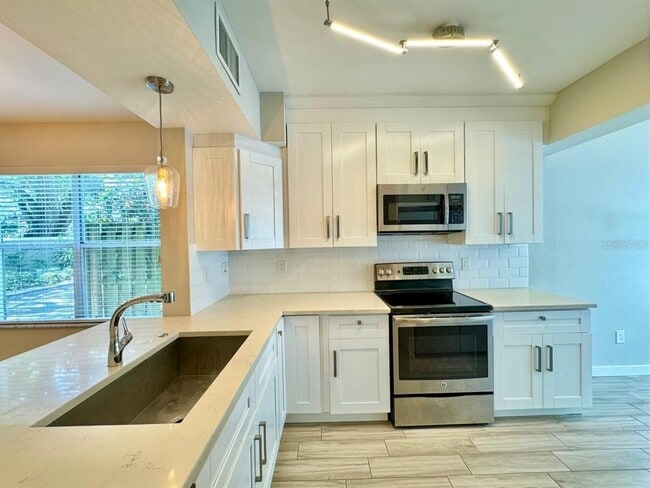 Building Photo - 4811 Bayshore Blvd