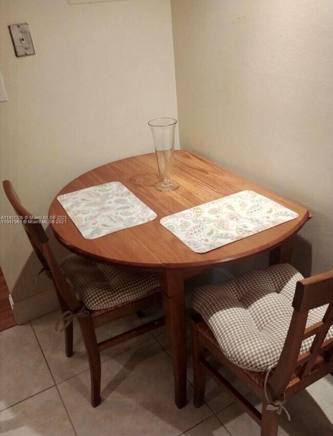 Foto del edificio - 6039 Collins Ave