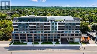 Building Photo - 415 Main St W