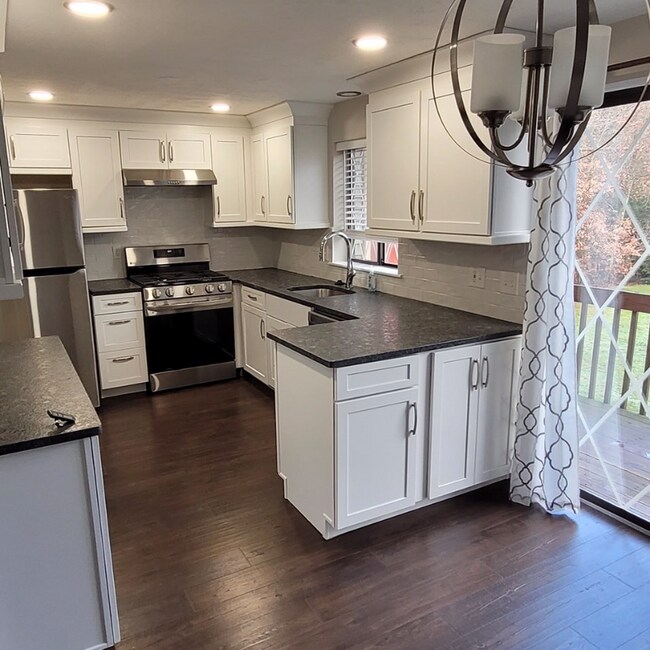 16 Rollins Ct, Merrimack, NH 03054 Townhome Rentals in Merrimack NH