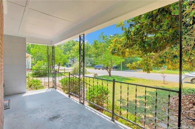 Foto del edificio - 2526 McNeill Cir