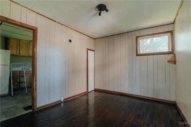 Building Photo - 38 Elm St