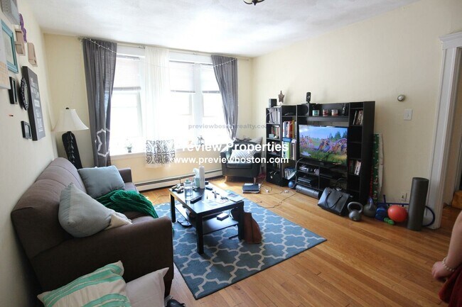 Foto del edificio - 32 Ransom Rd