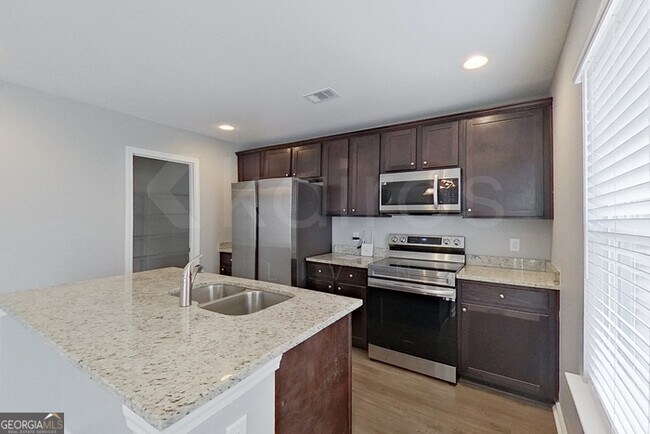 Building Photo - 108 Ebenezer Blf Wy