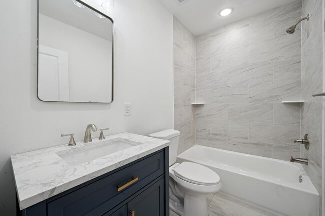 Building Photo - 2553 S Dewey St