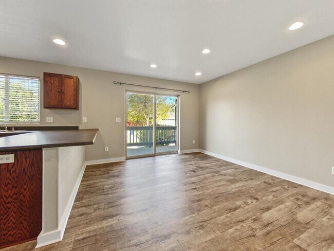 Foto del edificio - 4535 Glenwood Dr